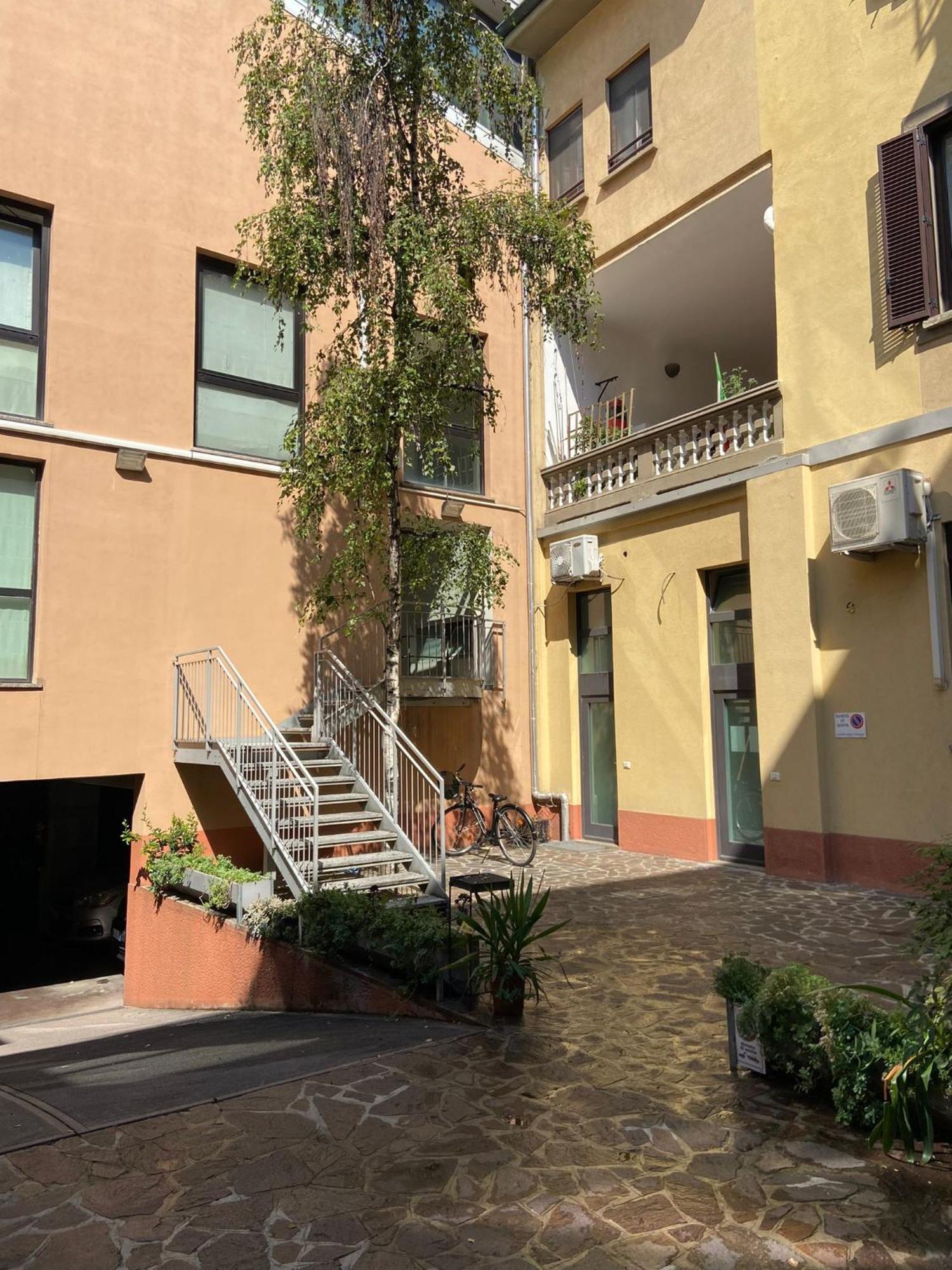 Regina In Pezzotti - Parking Car Apartment